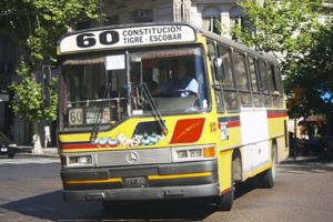 vigilador herid en un robo mientras viajaba en la linea 60