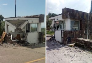 garita chocada por una camioneta