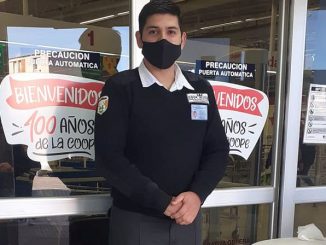 el vigilador encontró plata y la devolvió