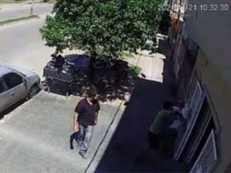 le roban el arma a un vigilador