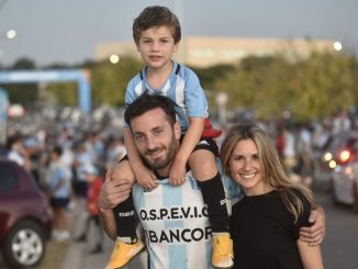 el sindicato de los vigiladores hizo posibles que miles de familia pudieran in a la cancha