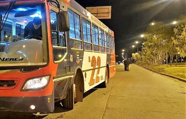 el trasporte 22 choco a un vigilador en trelew