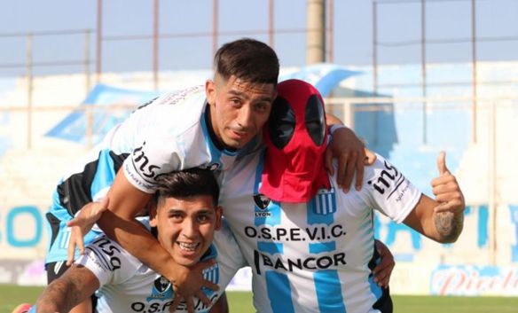 racing de córdoba goleo y sigue puntero del torneo federal a