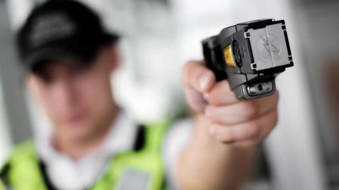 uso de pistolas taser para los vigiladores