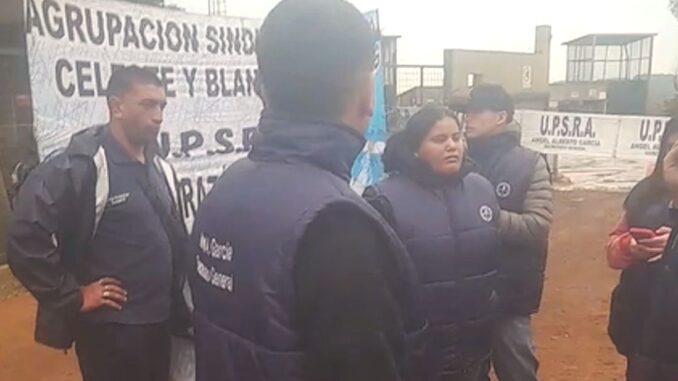 La Unión Personal de Seguridad de la República Argentina (UPSRA) llevó adelante una medida de fuerza en la ciudad de Posadas, provincia de Misiones, en protesta por el despido de 18 vigiladores que, según denunciaron, fueron desvinculados de manera injustificada.