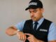 El abogado especializado en derechos laborales de los vigiladores, Leandro Martínez Canter, fue categórico al aclarar una duda frecuente en el sector de la seguridad privada: ¿cuántas horas debe trabajar un vigilador para cobrar el salario básico? Según explicó, el vigilador es un trabajador mensualizado, por lo que debe percibir el sueldo básico completo, sin importar la cantidad de horas que cumpla dentro del mes.
