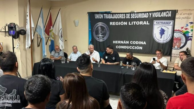 La Unión de Trabajadores de Seguridad y Vigilancia Región Litoral (UTSVIRL) realizó su presentación oficial en la ciudad de Santa Fe, marcando el inicio formal de sus actividades gremiales en la región. El nuevo sindicato de seguridad privada obtuvo su inscripción gremial hace apenas unos meses y ahora dio un paso clave con su lanzamiento institucional.