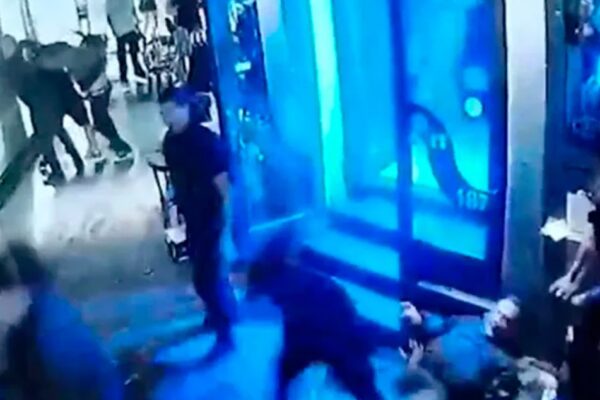 DETUVIERON A CUATRO TRABAJADORES DE SEGURIDAD POR LA MUERTE DE UN HOMBRE EN UN BOLICHE DE BELLA VISTA: LA VÍCTIMA ATACÓ PRIMERO