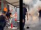 Un estremecedor episodio tuvo lugar en la ciudad de Rosario, donde un vigilador protagonizó una dramática protesta que hoy lo tiene al borde de la muerte. El trabajador, desesperado por la falta de pago de salarios adeudados, tomó la drástica decisión de prenderse fuego dentro de su garita.