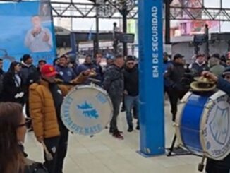 La UPSRA, encabezada por Ángel Alberto García, llevó adelante una fuerte medida de protesta en distintas terminales ferroviarias de Capital Federal en reclamo por los salarios adeudados a trabajadores de seguridad privada que prestan servicios en el ámbito ferroviario.