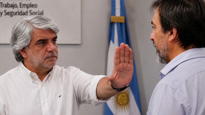 El dictamen del Ministerio de Trabajo volvió a poner en debate los alcances de la representación sindical dentro de la actividad de la seguridad privada. En el marco de un conflicto gremial registrado en la planta de Mercedes-Benz, el organismo determinó que el Sindicato Único de Trabajadores de Control de Admisión y Permanencia de la República Argentina (SUTCAPRA), conducido por Leandro Nazarre, no posee ámbito de representación suficiente para intervenir en nombre de los trabajadores vigiladores.