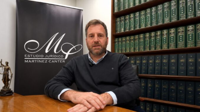 La incertidumbre en torno a la próxima negociación salarial de los trabajadores de la seguridad privada volvió a instalarse en el sector. Ante el silencio de las entidades que participan de las discusiones paritarias, el Abogado de los Vigiladores, Leandro Martínez Canter, decidió abrir públicamente el debate sobre el futuro aumento para los trabajadores de la seguridad privada.
